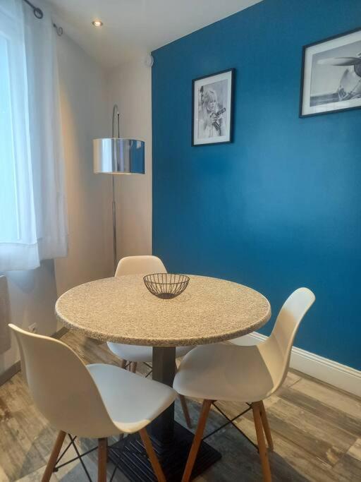 Cosy T2, Meuble De Tourisme 3 Etoiles, Parking Ferme , 2velos, Wi-fi Apartment *